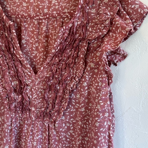 Old Navy Boho Mauve Floral V-Neck Flutter Sleeve Top with Ruffle Details Sz XS - Picture 2 of 12